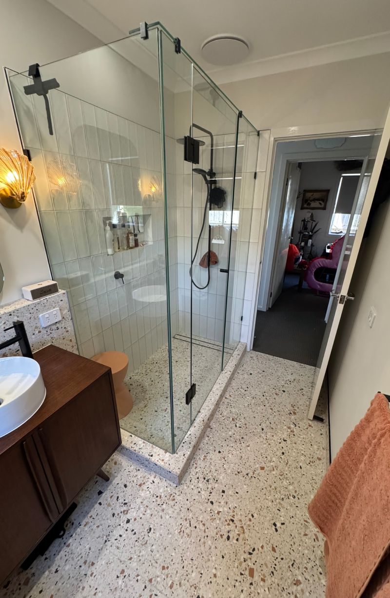 Signature Building Co | Home Renovations | Kitchen & Bathroom Renovations | Home Extensions | Outdoor Living Renovations | Landscaping | Swimming Pool Construction | New Home Builds | Servicing South East Melbourne, Dandenong, Pakenham, Cranbourne, Drouin, West Gippsland & The Mornington Peninsula